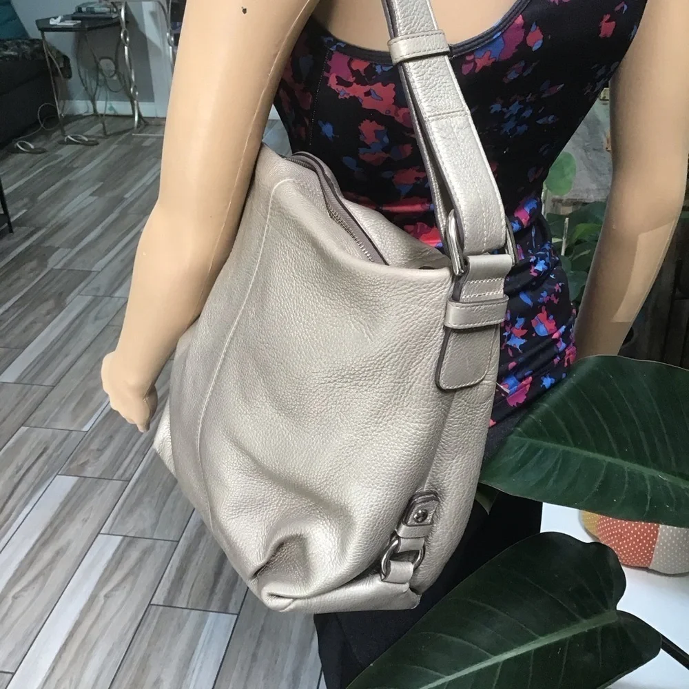 Coach Vintage Metallic Silver Leather Shoulder Satchel Duffel Bag Purse